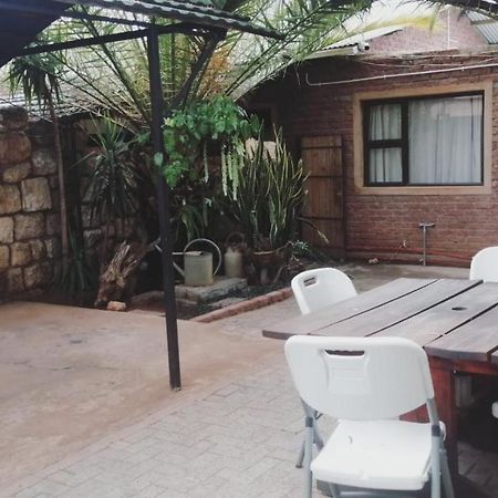 צומב Villa Africa Guesthouse מראה חיצוני תמונה