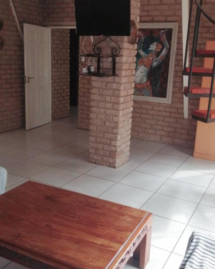 צומב Villa Africa Guesthouse מראה חיצוני תמונה