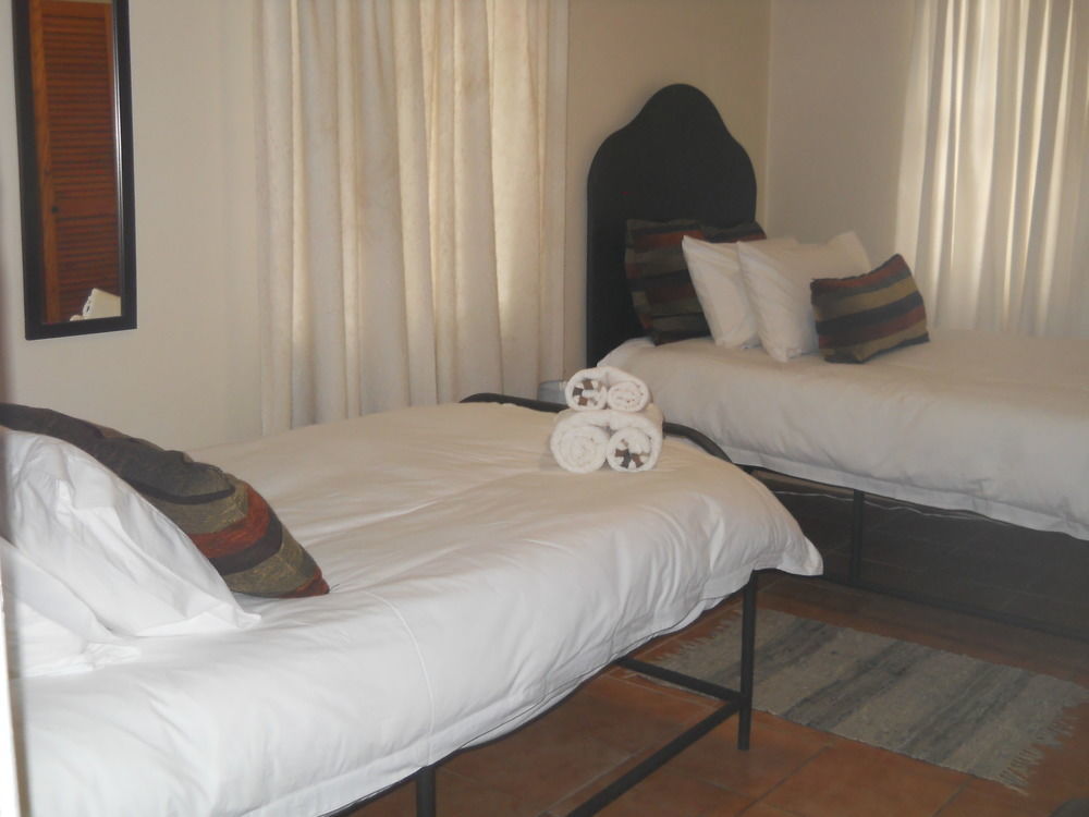 צומב Villa Africa Guesthouse מראה חיצוני תמונה
