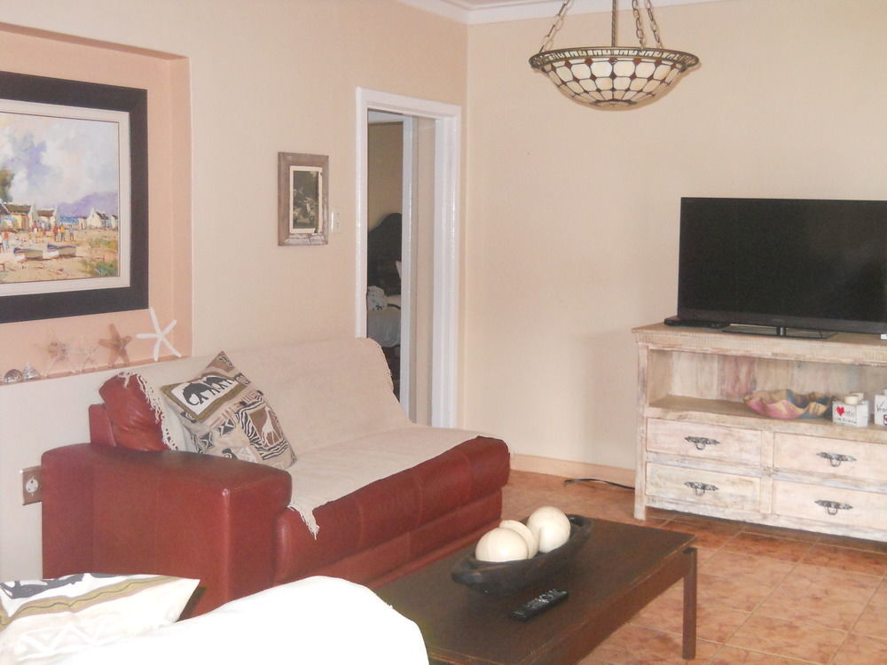 צומב Villa Africa Guesthouse מראה חיצוני תמונה