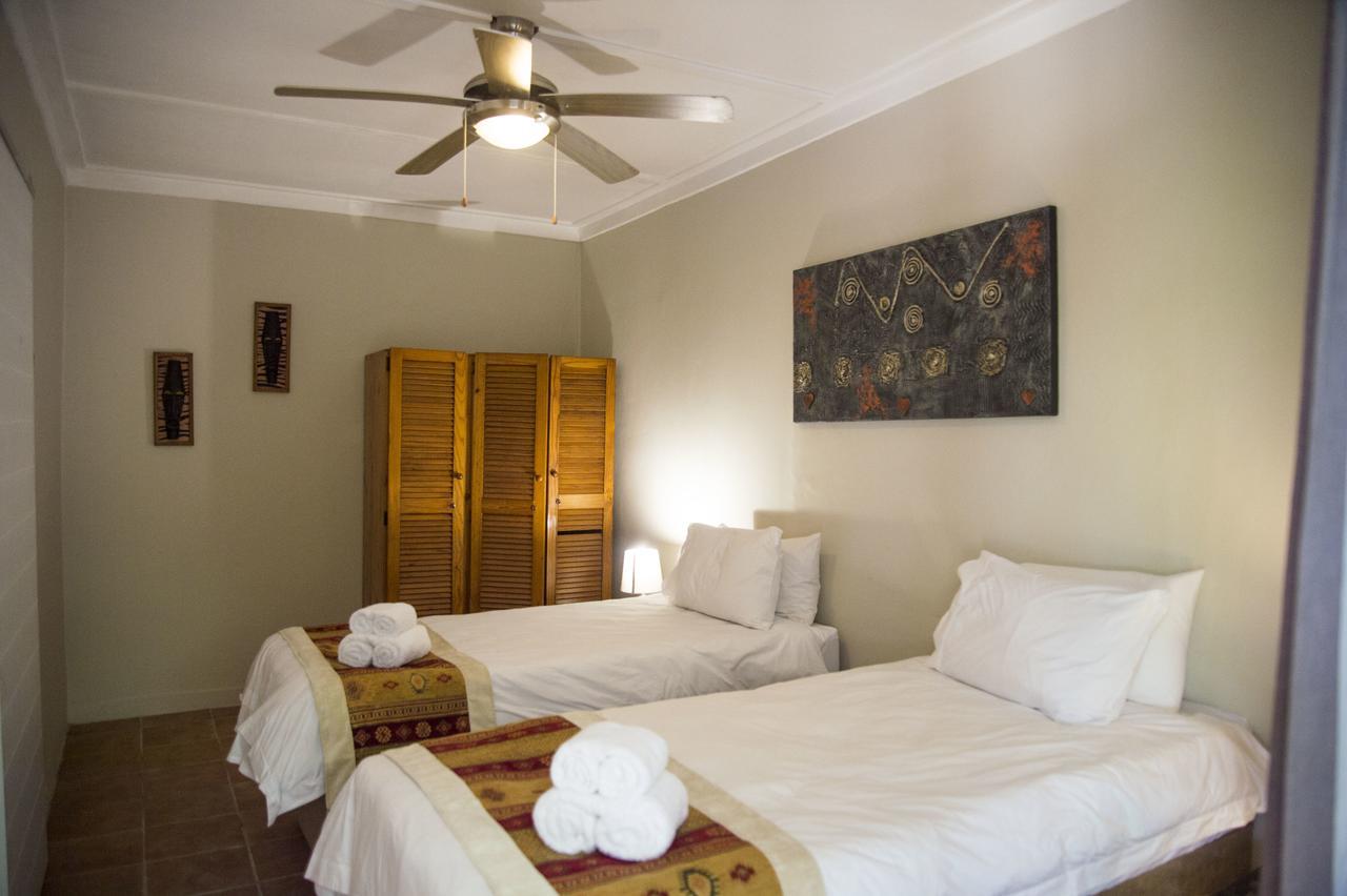 צומב Villa Africa Guesthouse מראה חיצוני תמונה