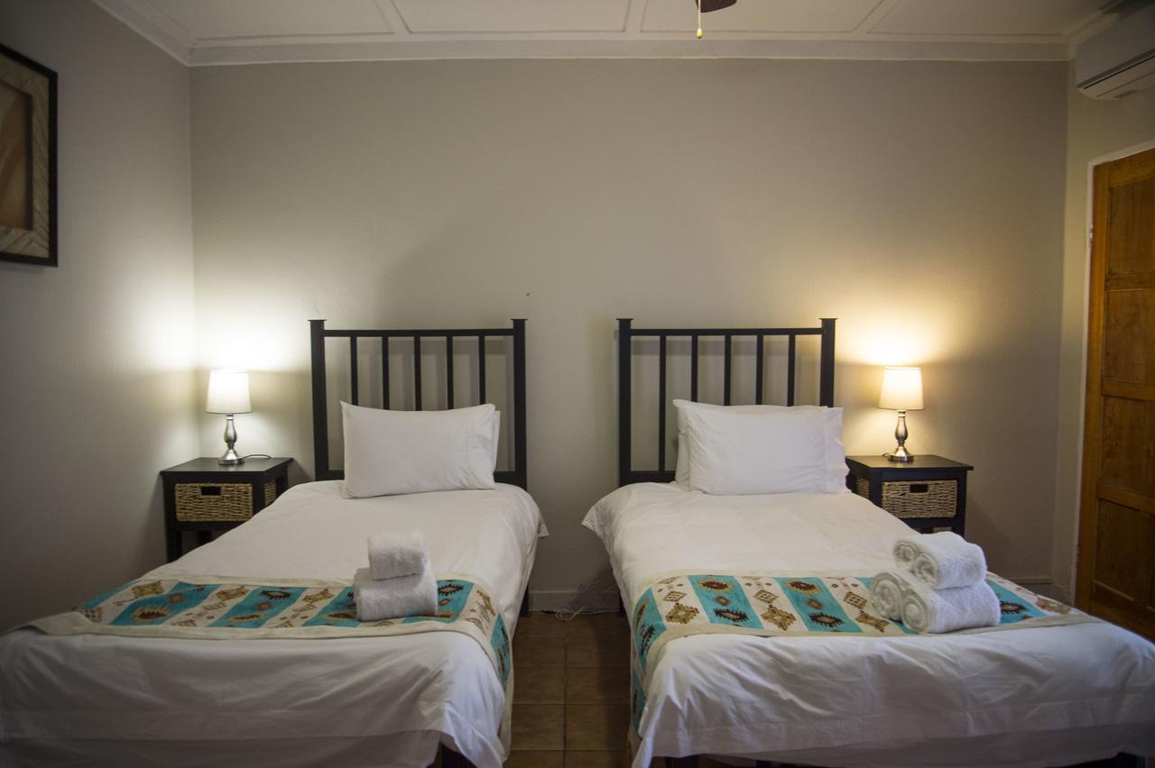 צומב Villa Africa Guesthouse מראה חיצוני תמונה