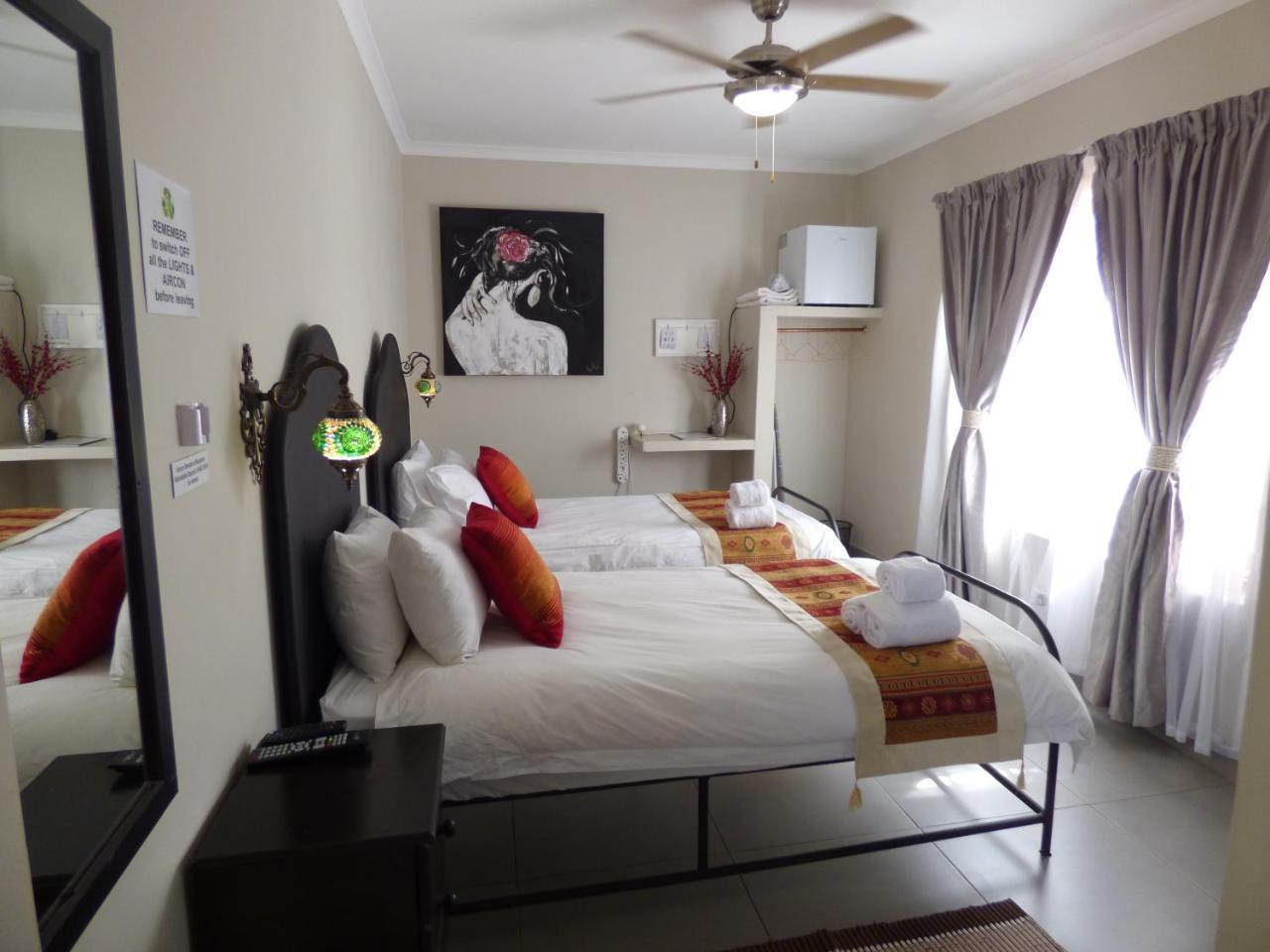 צומב Villa Africa Guesthouse מראה חיצוני תמונה