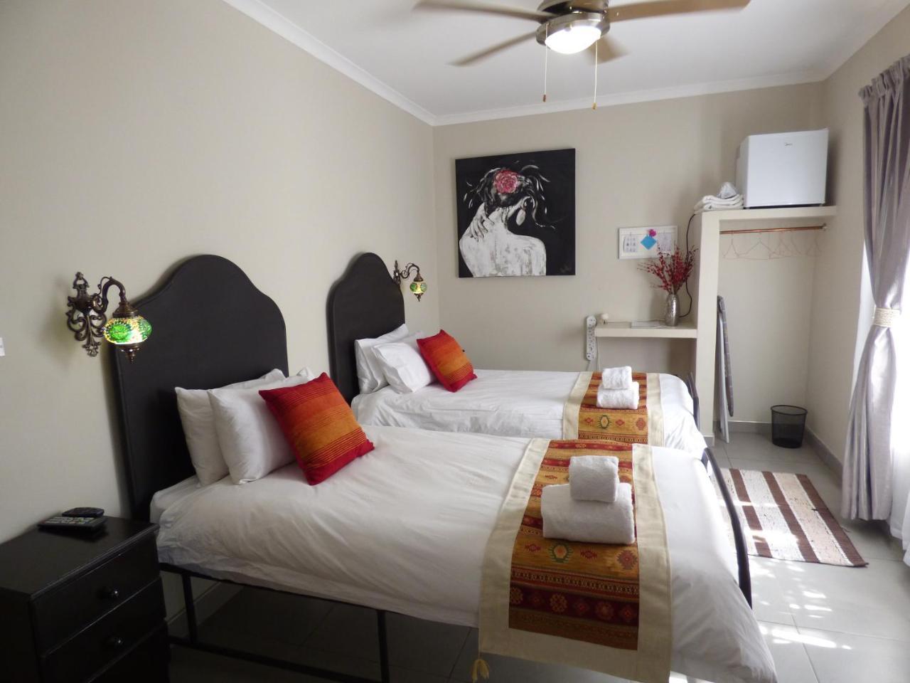 צומב Villa Africa Guesthouse מראה חיצוני תמונה
